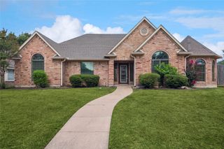 115 Indian Hills Drive, Waxahachie, TX 75165