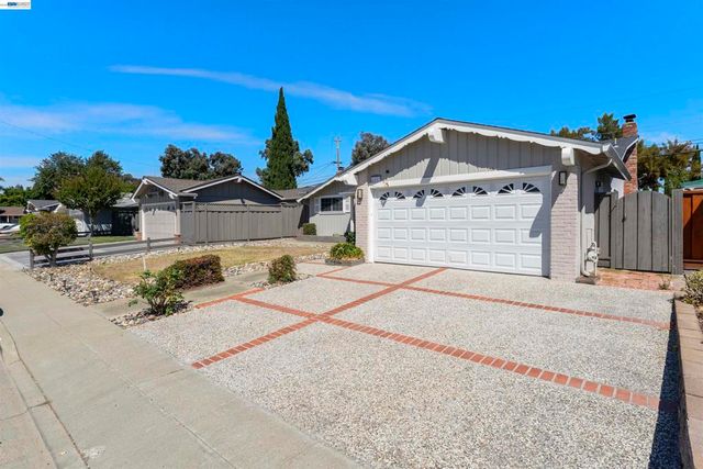 4852 Regents Park Ln, Fremont, CA 94538