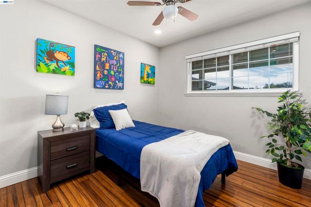 4852 Regents Park Ln, Fremont, CA 94538