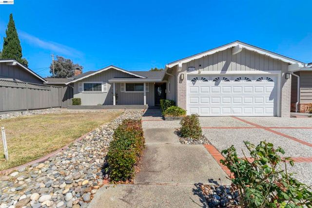 4852 Regents Park Ln, Fremont, CA 94538