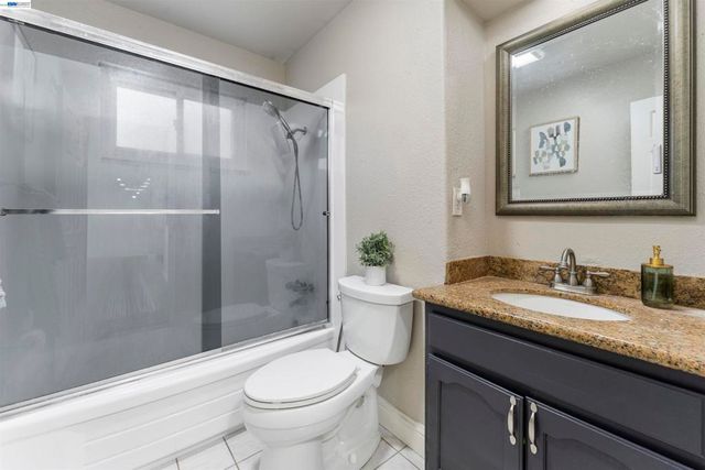 4852 Regents Park Ln, Fremont, CA 94538
