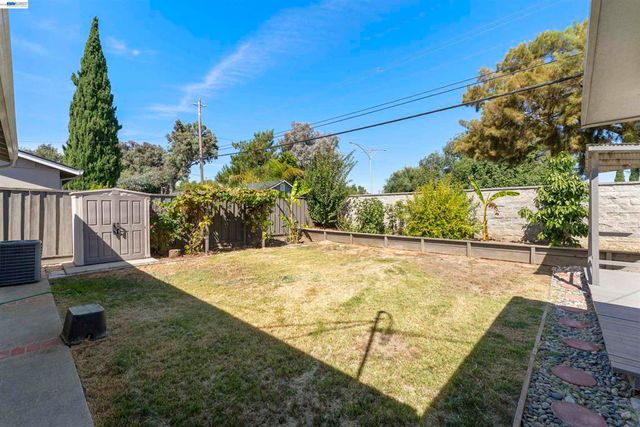 4852 Regents Park Ln, Fremont, CA 94538