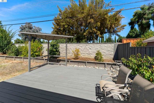 4852 Regents Park Ln, Fremont, CA 94538