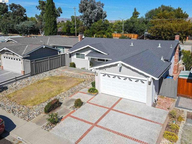4852 Regents Park Ln, Fremont, CA 94538