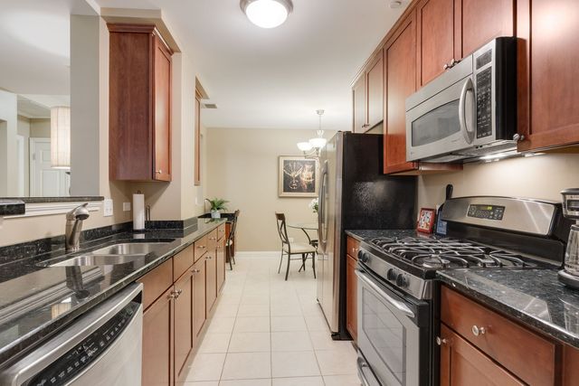2700 Summit Drive 309, Glenview, IL 60025