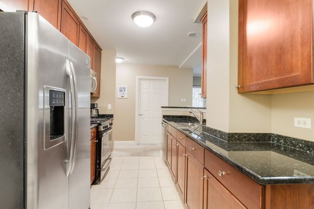 2700 Summit Drive 309, Glenview, IL 60025