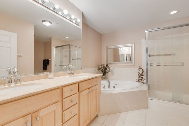 2700 Summit Drive 309, Glenview, IL 60025