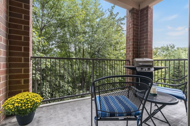 2700 Summit Drive 309, Glenview, IL 60025