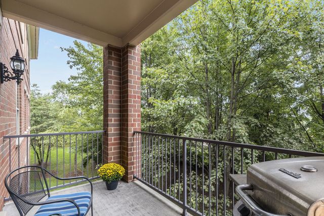 2700 Summit Drive 309, Glenview, IL 60025