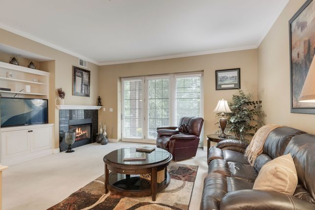 2700 Summit Drive 309, Glenview, IL 60025
