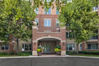 2700 Summit Drive 309, Glenview, IL 60025