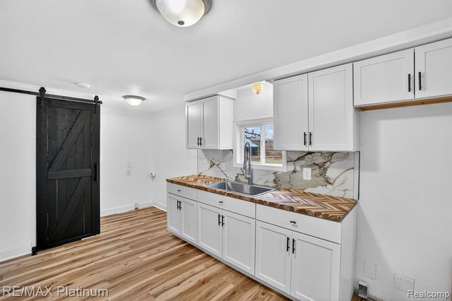 15313 Livermore Road, Pinckney, MI 48169