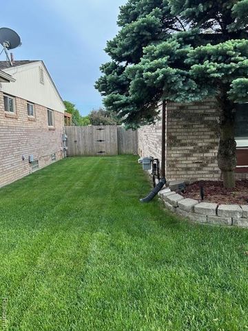 15720 Bono Drive, Clinton Township, MI 48038