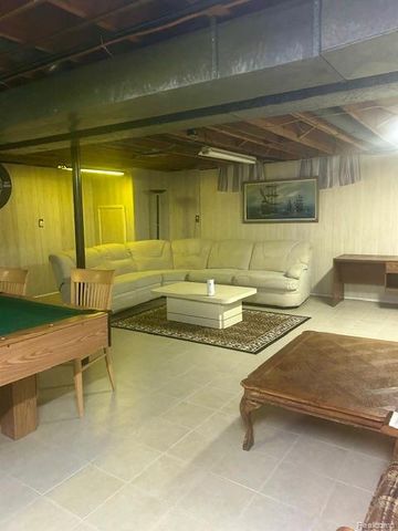 15720 Bono Drive, Clinton Township, MI 48038