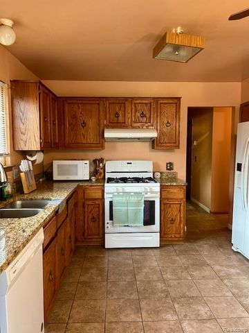 15720 Bono Drive, Clinton Township, MI 48038