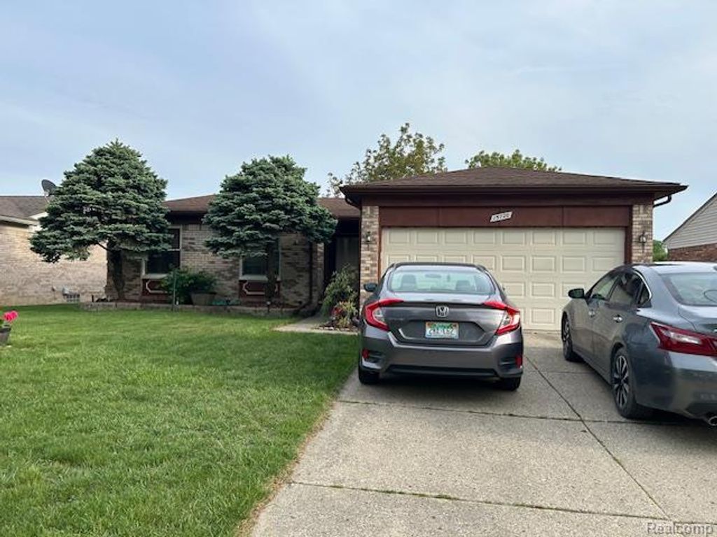 15720 Bono Drive, Clinton Township, MI 48038