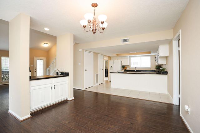 24 Rockfern Court, The Woodlands, TX 77380