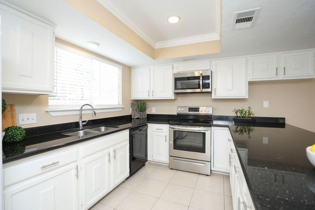 24 Rockfern Court, The Woodlands, TX 77380