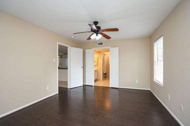 24 Rockfern Court, The Woodlands, TX 77380