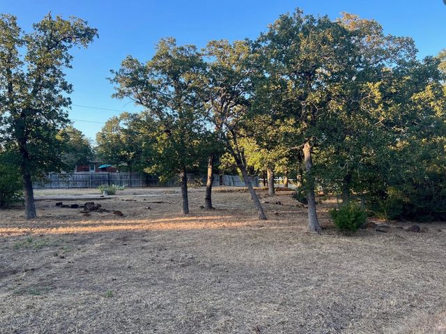 1102 Maple Drive, Bartonville, TX 76226