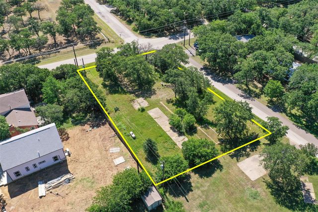 1102 Maple Drive, Bartonville, TX 76226