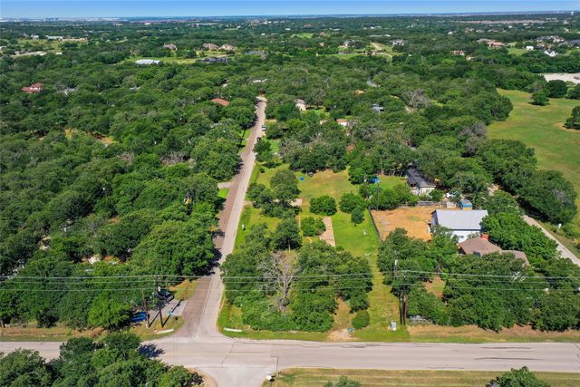 1102 Maple Drive, Bartonville, TX 76226