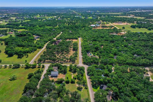1102 Maple Drive, Bartonville, TX 76226