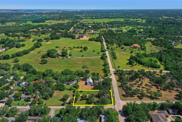 1102 Maple Drive, Bartonville, TX 76226