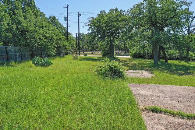1102 Maple Drive, Bartonville, TX 76226