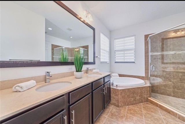 8362 NW 39th Court, Pembroke Pines, FL 33024