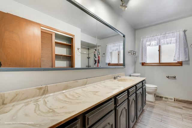 539 W Eggerding Drive, Addison, IL 60101