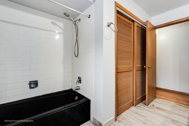 539 W Eggerding Drive, Addison, IL 60101