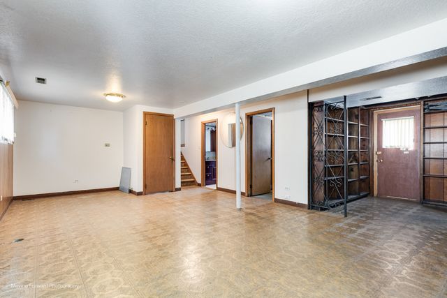 539 W Eggerding Drive, Addison, IL 60101