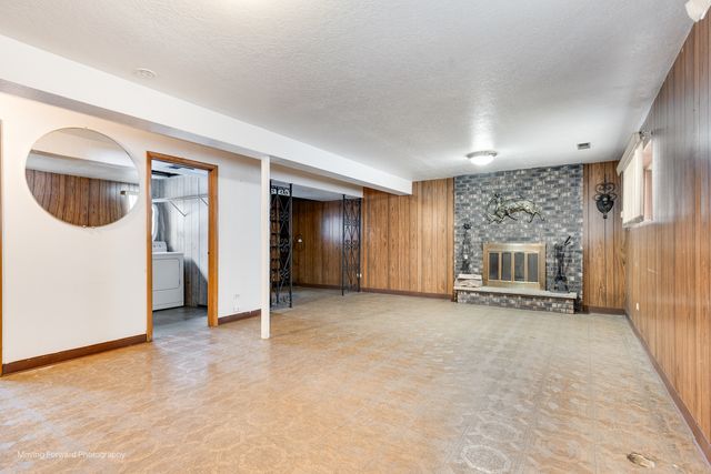 539 W Eggerding Drive, Addison, IL 60101