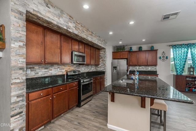 5128 Ederia Way, Bakersfield, CA 93313