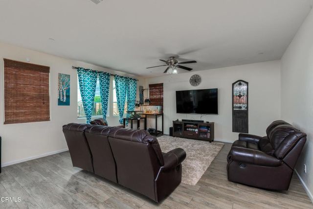 5128 Ederia Way, Bakersfield, CA 93313