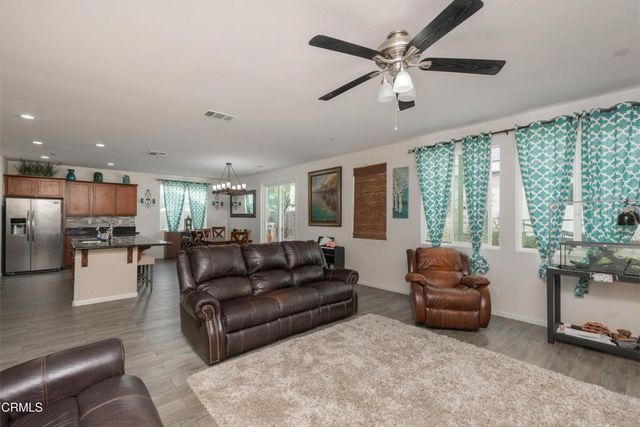 5128 Ederia Way, Bakersfield, CA 93313