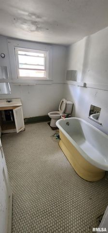 401 W ELLIOTT Avenue, Springfield, IL 62702