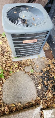 401 W ELLIOTT Avenue, Springfield, IL 62702