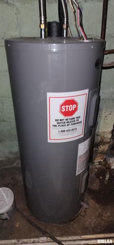 401 W ELLIOTT Avenue, Springfield, IL 62702