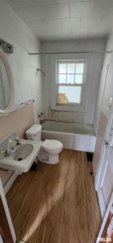 401 W ELLIOTT Avenue, Springfield, IL 62702