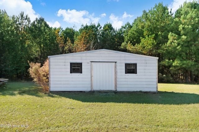 230 Fox Run Drive, Pikeville, NC 27863