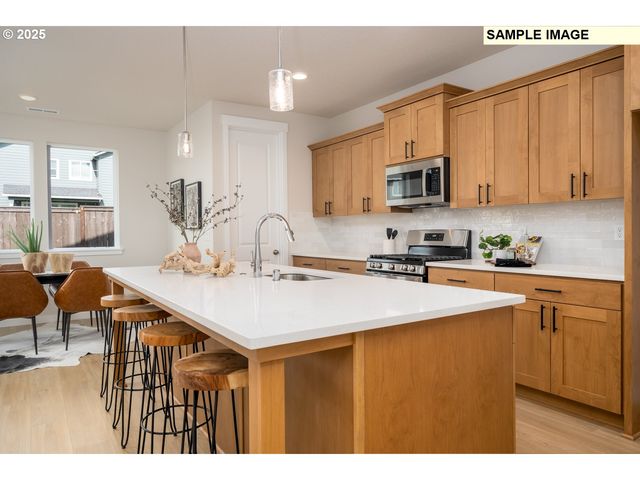 207 N 89TH Loop 242, Ridgefield, WA 98642