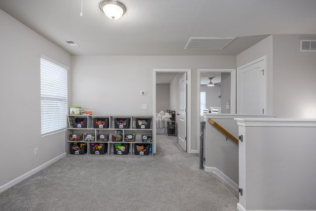 717 Prominence Rd, Columbia, TN 38401