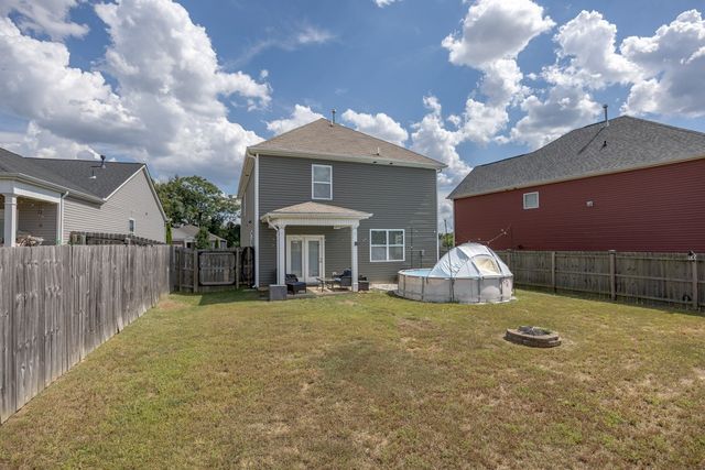 717 Prominence Rd, Columbia, TN 38401