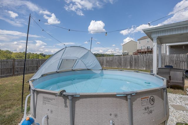717 Prominence Rd, Columbia, TN 38401
