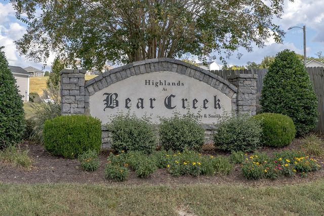 717 Prominence Rd, Columbia, TN 38401