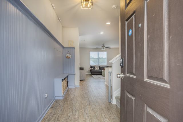 717 Prominence Rd, Columbia, TN 38401