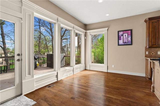 608 NE Sundown Drive, Lee's Summit, MO 64064