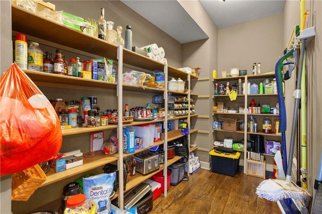 608 NE Sundown Drive, Lee's Summit, MO 64064